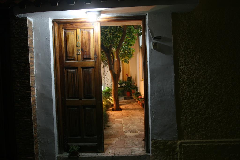 Guesthouse Pension Andrea Tiranë Luaran gambar