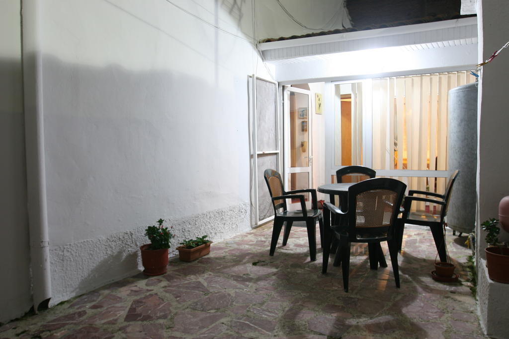 Guesthouse Pension Andrea Tiranë Luaran gambar