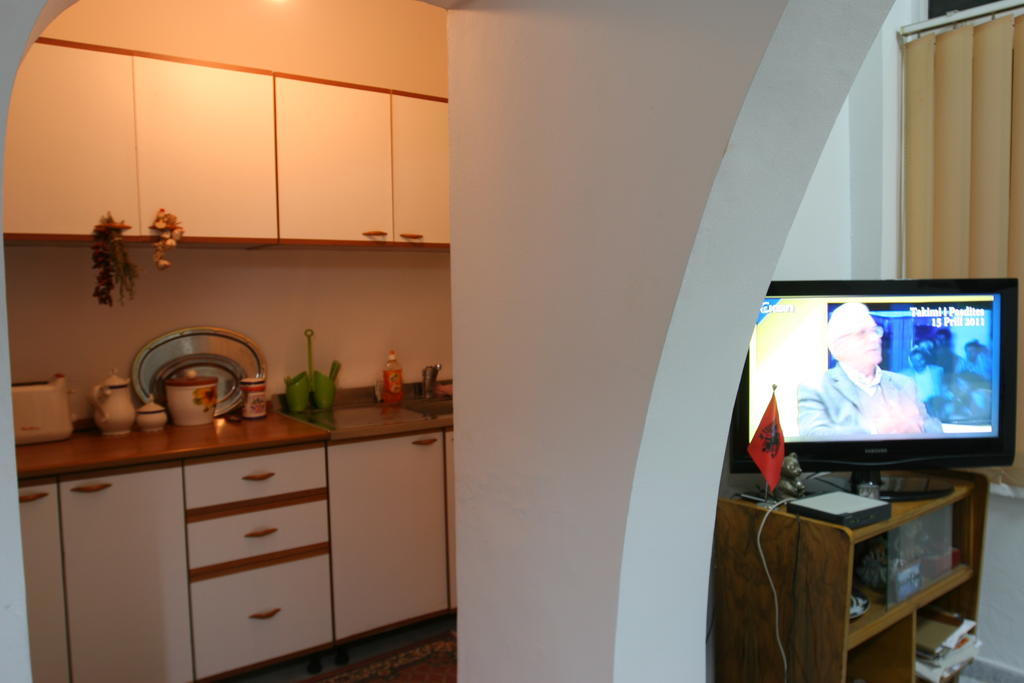 Guesthouse Pension Andrea Tiranë Luaran gambar
