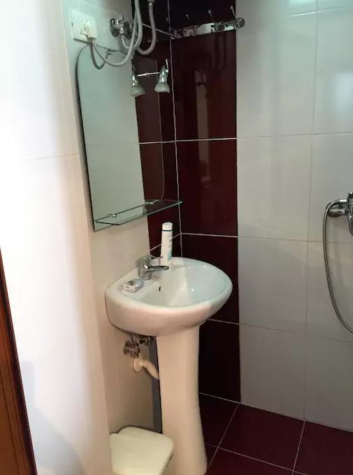 Guesthouse Pension Andrea Tiranë Luaran gambar